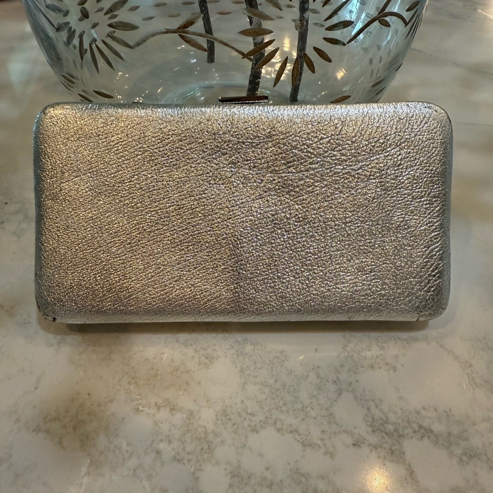 Vintage Wilsons Leather Y2K Soft Silver Metallic Leather Clutch - Picture 9 of 14